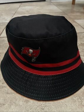 Tampa Bay Buccaneers Black Bucket Hat with Red Stripes and Team Logo